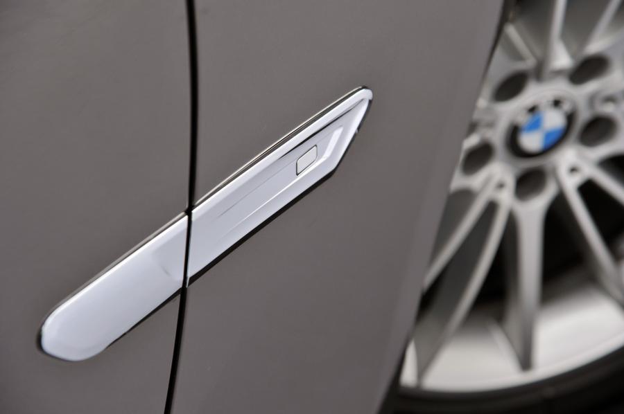  BMW 750iL 2013 года  (фото 47 из 96)